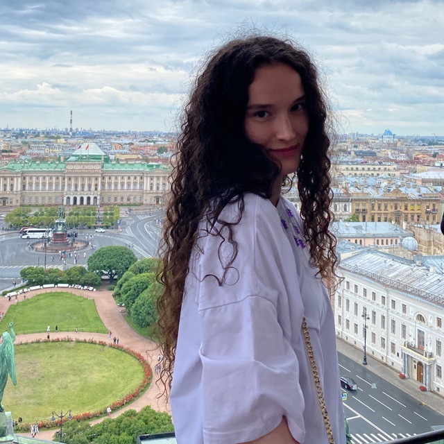 Анна Плотникова